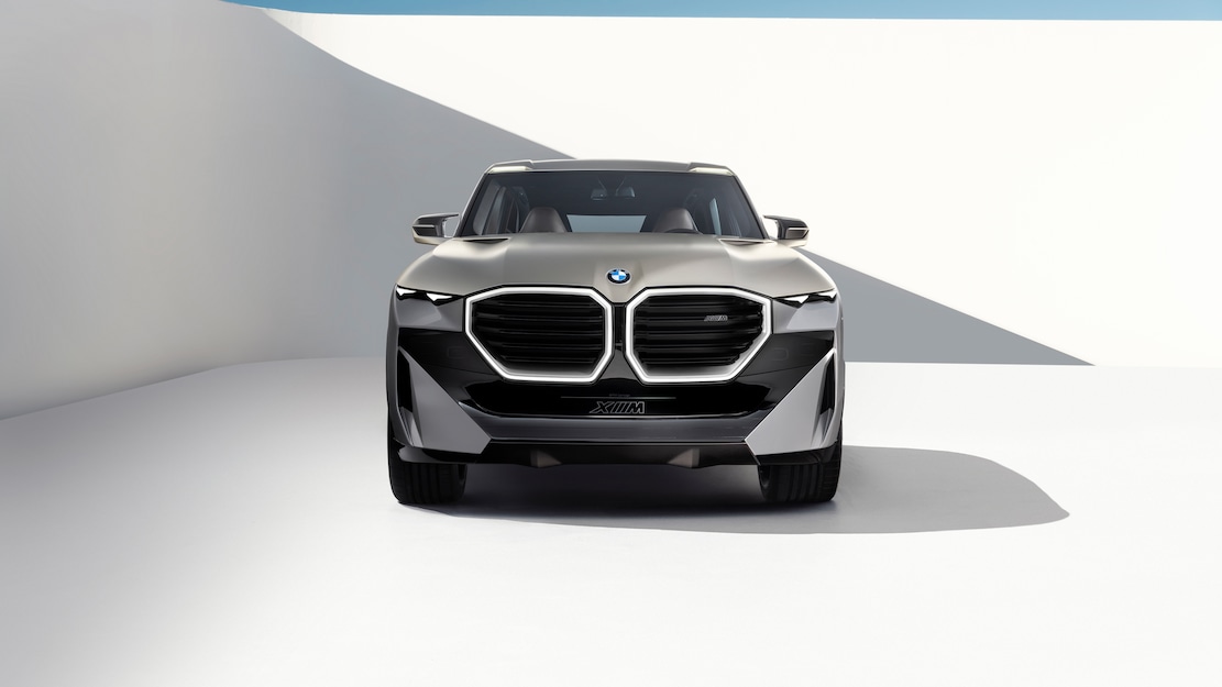 كشف الغطاء عن سيارة BMW XM الجديدة كليا